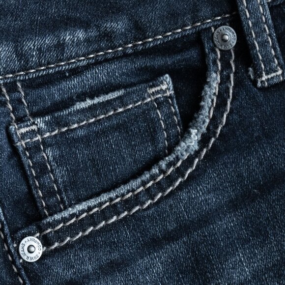 Silver Suki Jeans Flare Western Cowgirl Denim Top Stitch Dark Wash Coastal Pant - Picture 5 of 15